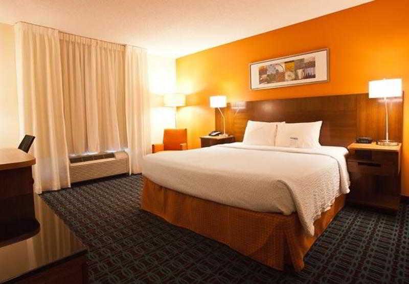 Fairfield & Airport Hotel 3*