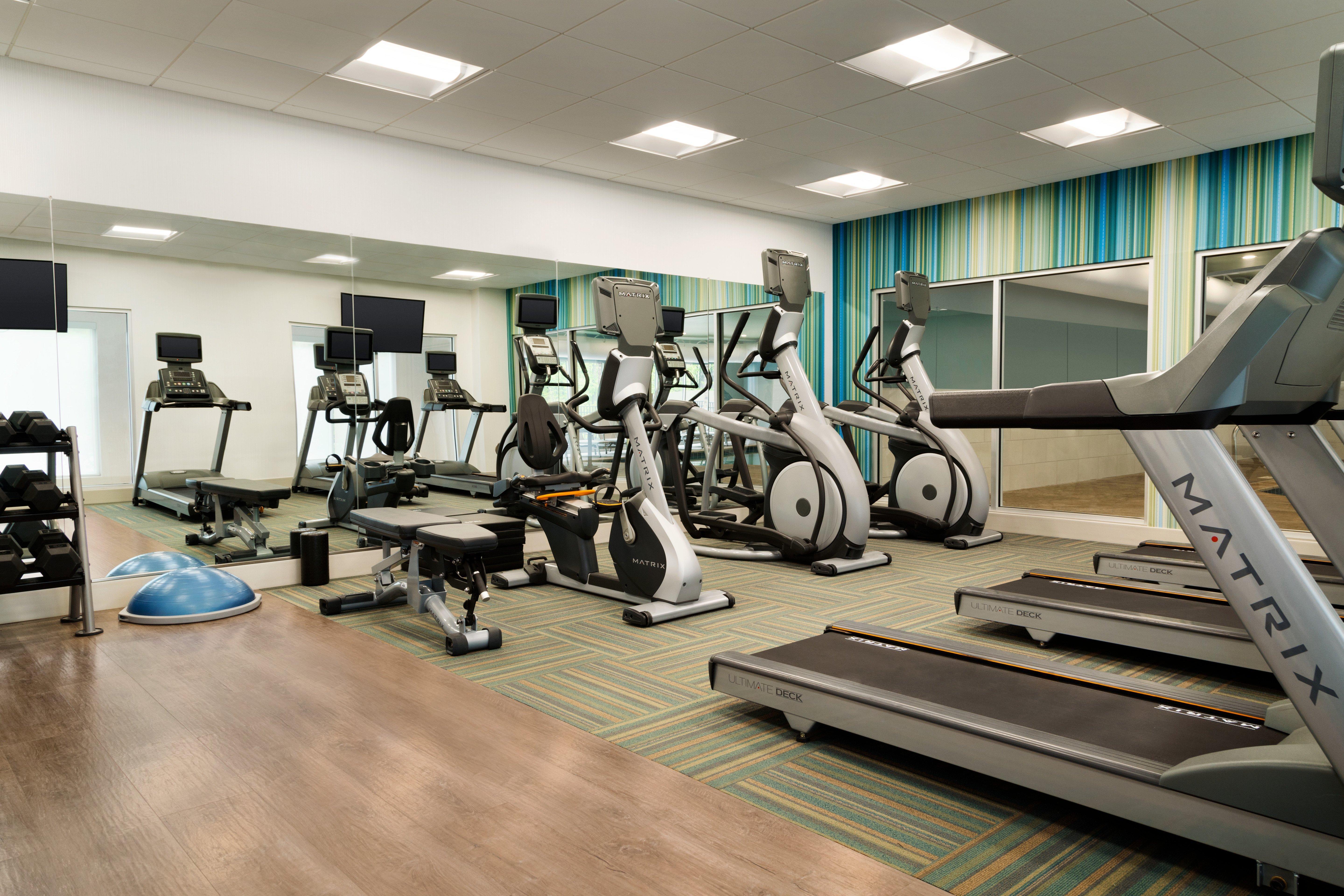 Express & - W - Chatham Parkway By Ihg Hotel 3*