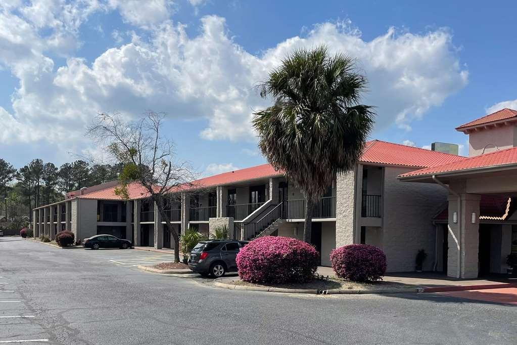 Hotel Econo Savannah