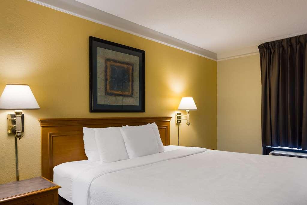 Econo Hotel Savannah