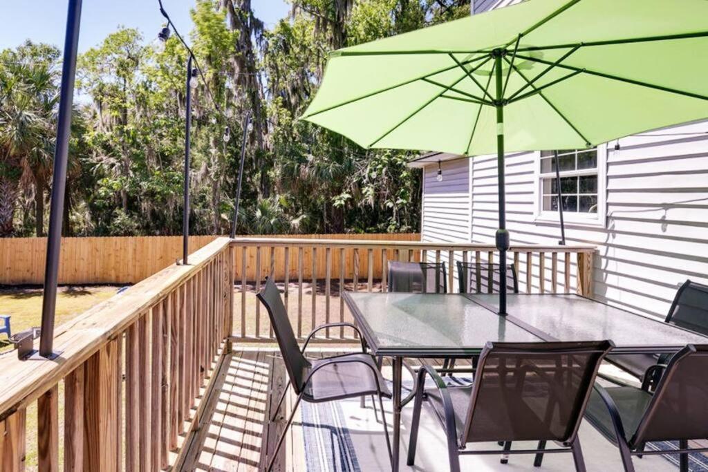 Contemporary Stylish Btw Dwtn Savannah&tybee! *