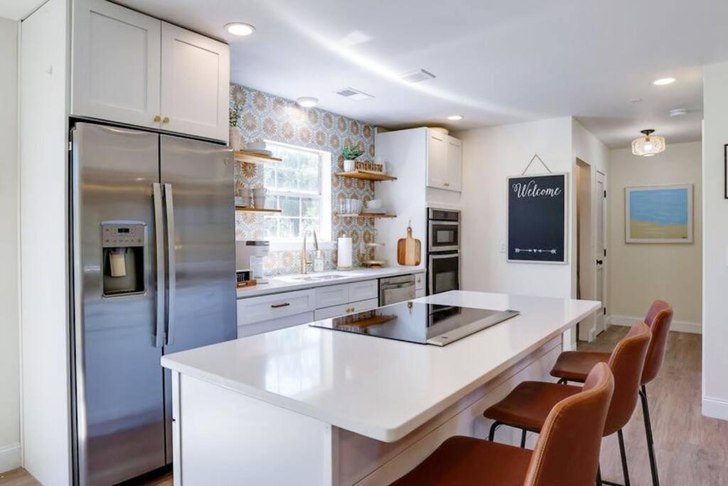Holiday home Contemporary Stylish Btw Dwtn Savannah&tybee! Savannah