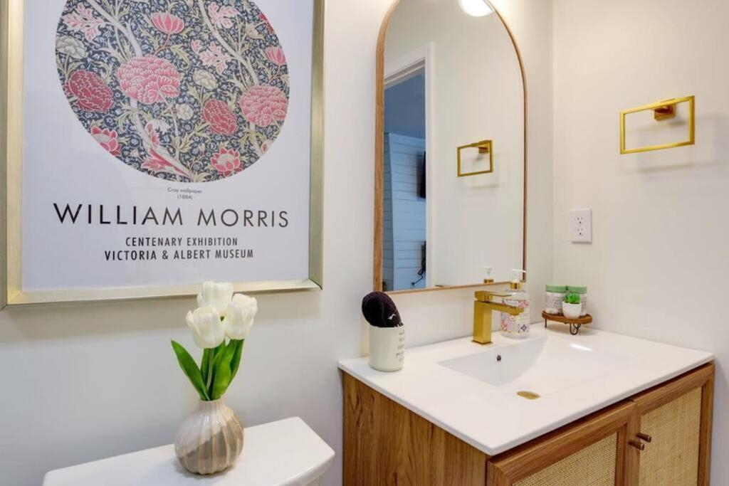 Holiday home Contemporary Stylish Btw Dwtn Savannah&tybee! *