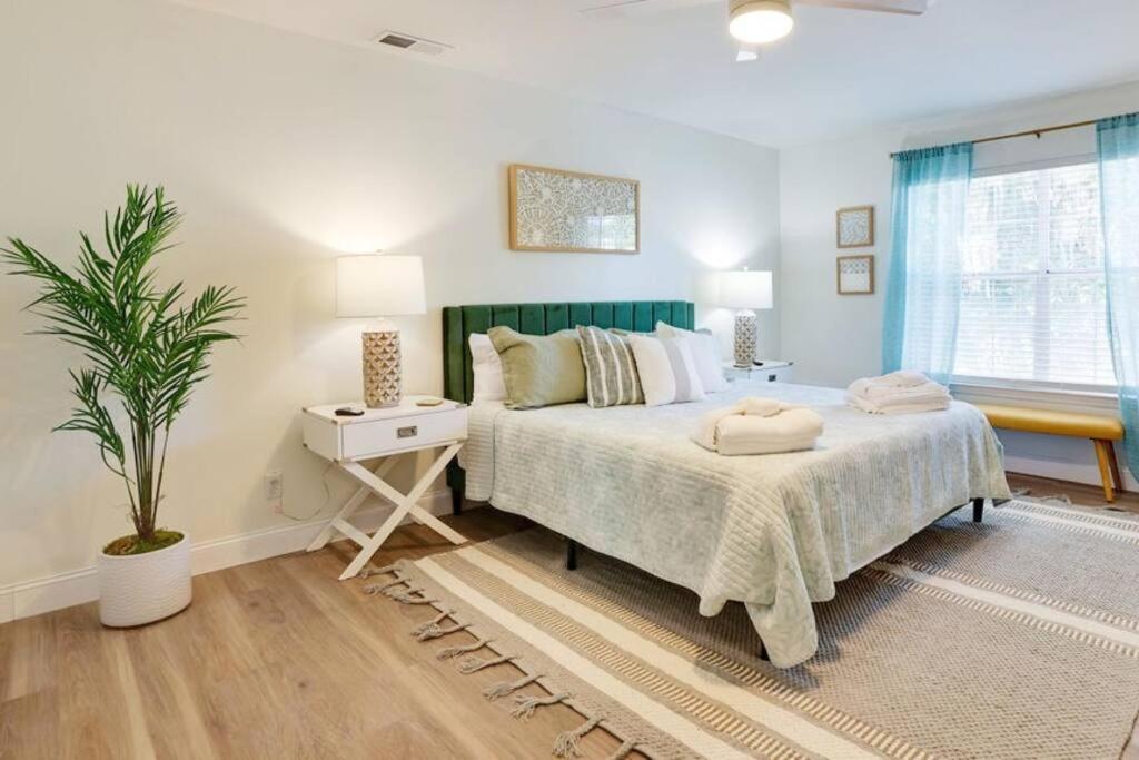Contemporary Stylish Btw Dwtn Savannah&tybee! Holiday home *