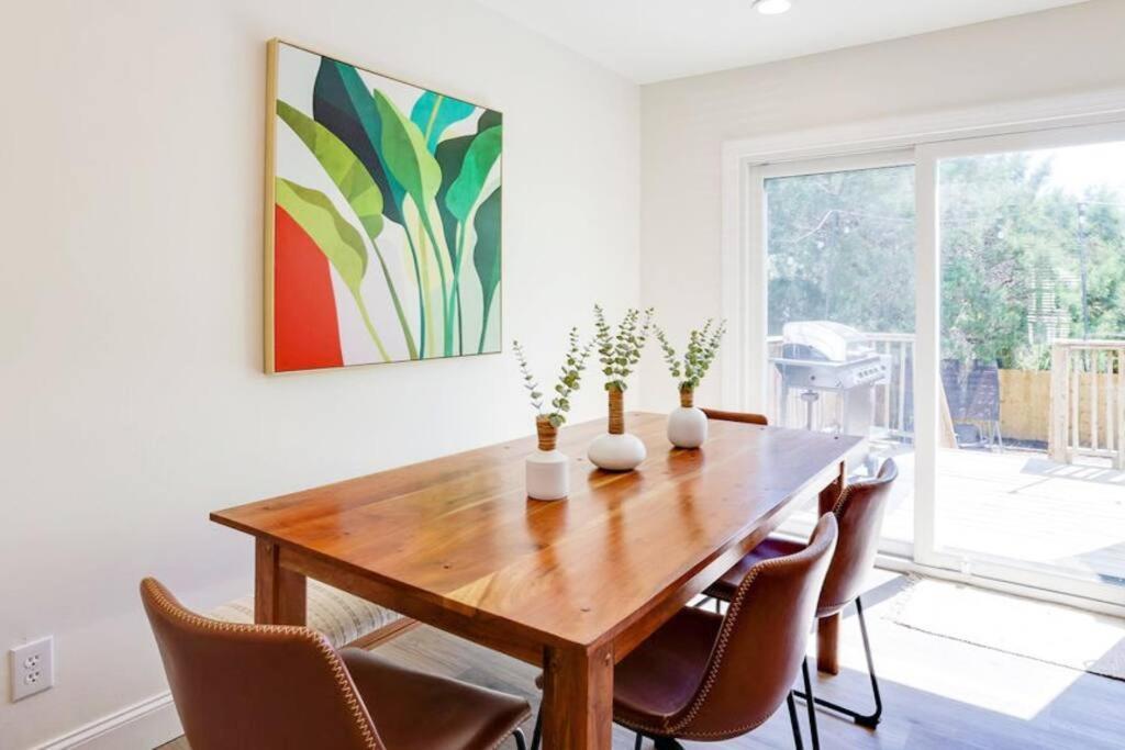 Contemporary Stylish Btw Dwtn Savannah&tybee! Holiday home