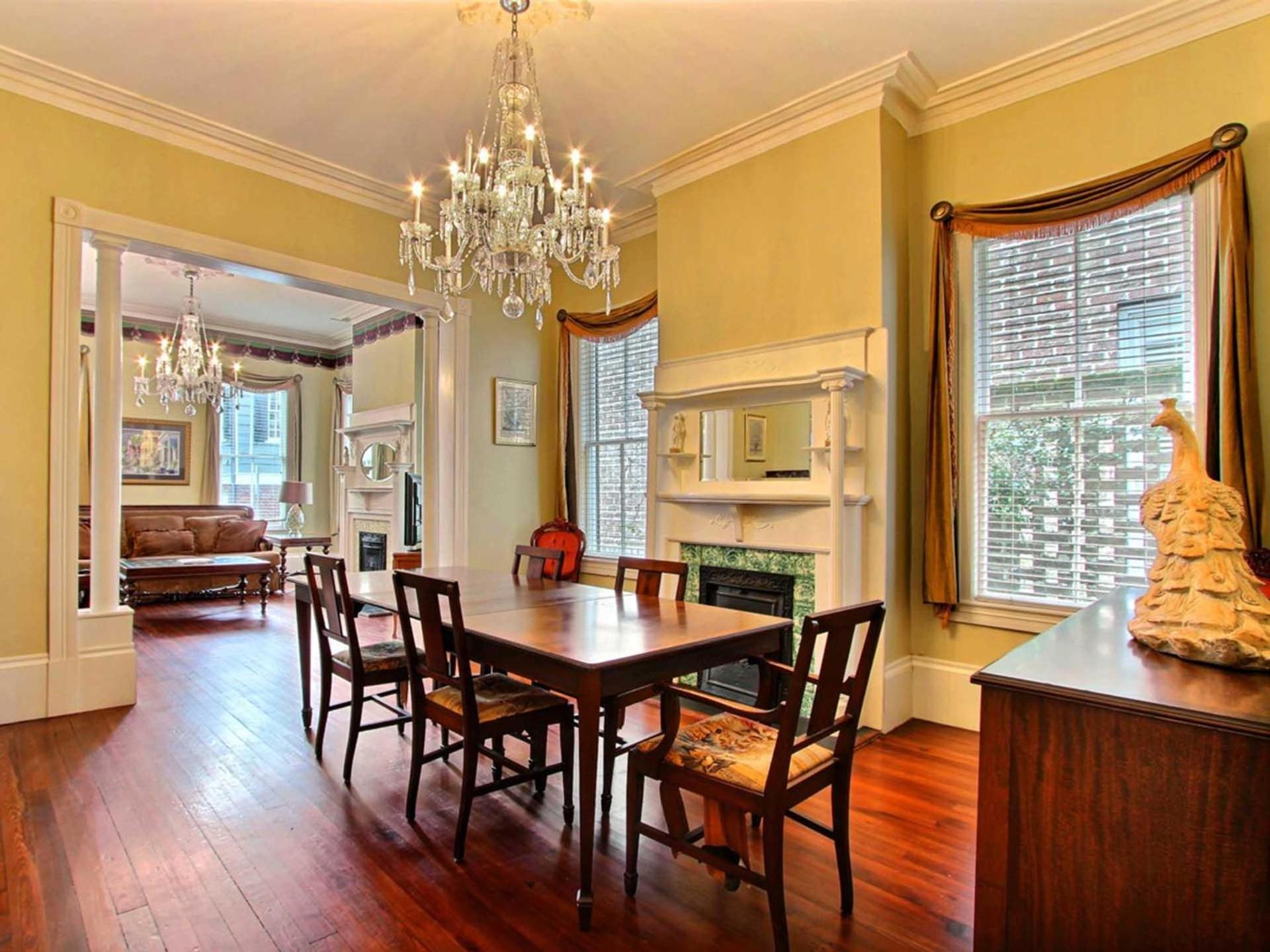 Washington Square Manor * Savannah