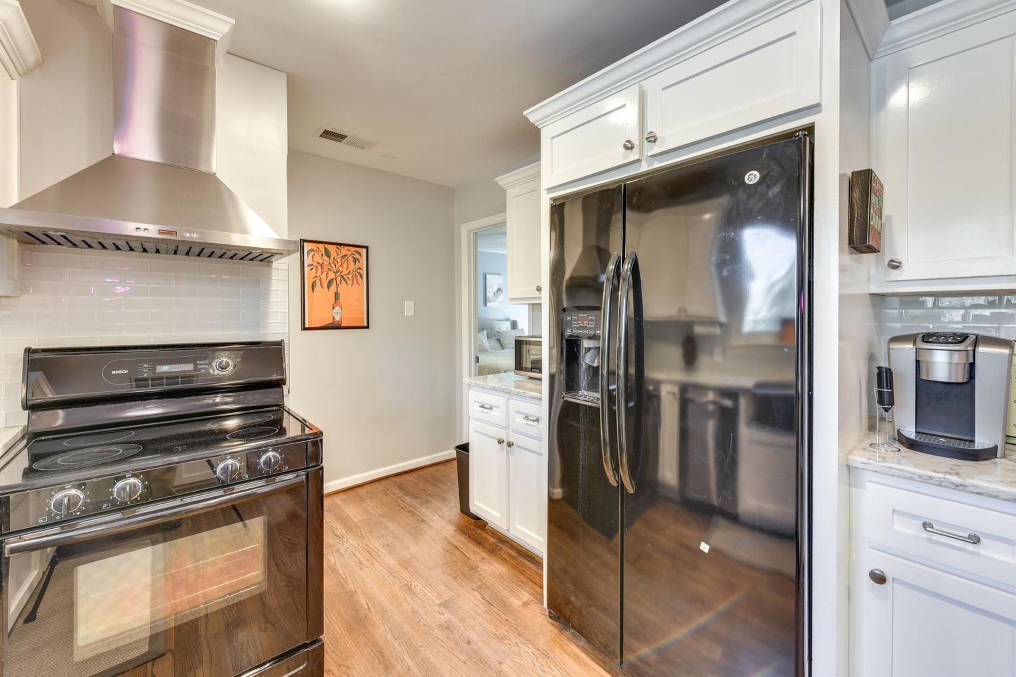 Close To Bike Trails And Beaches! Holiday home