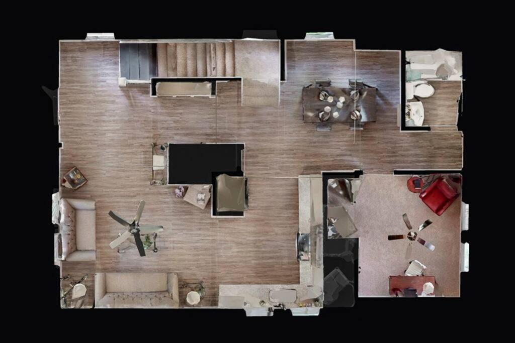Modern 3 Bed/3 Bath House In Savannah