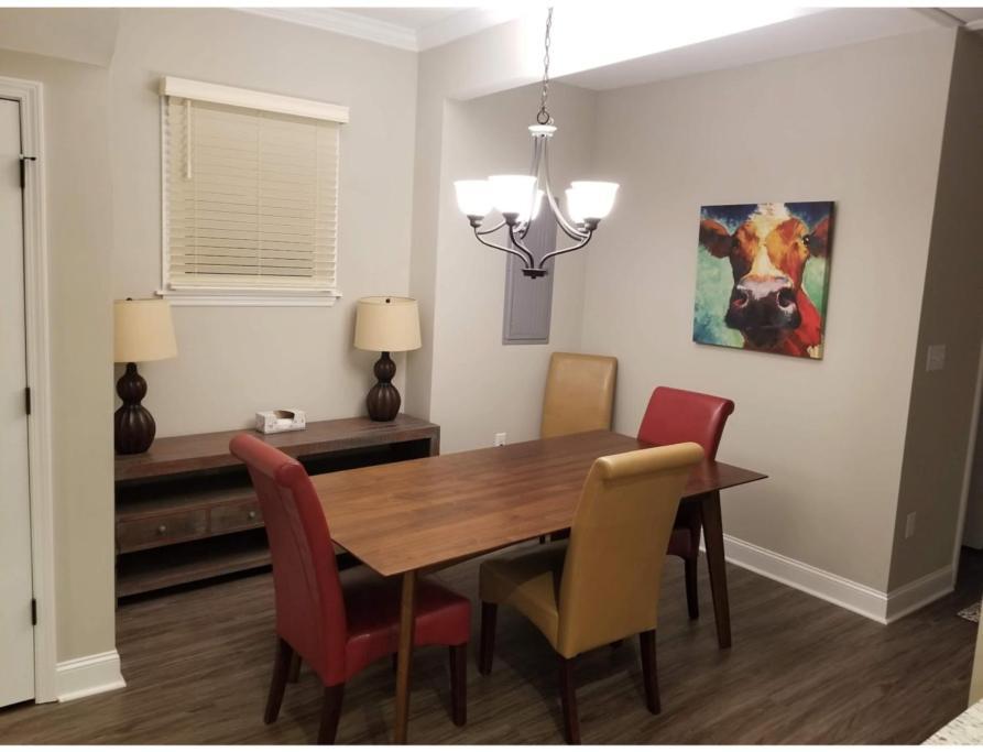 Modern 3 Bed/3 Bath House In