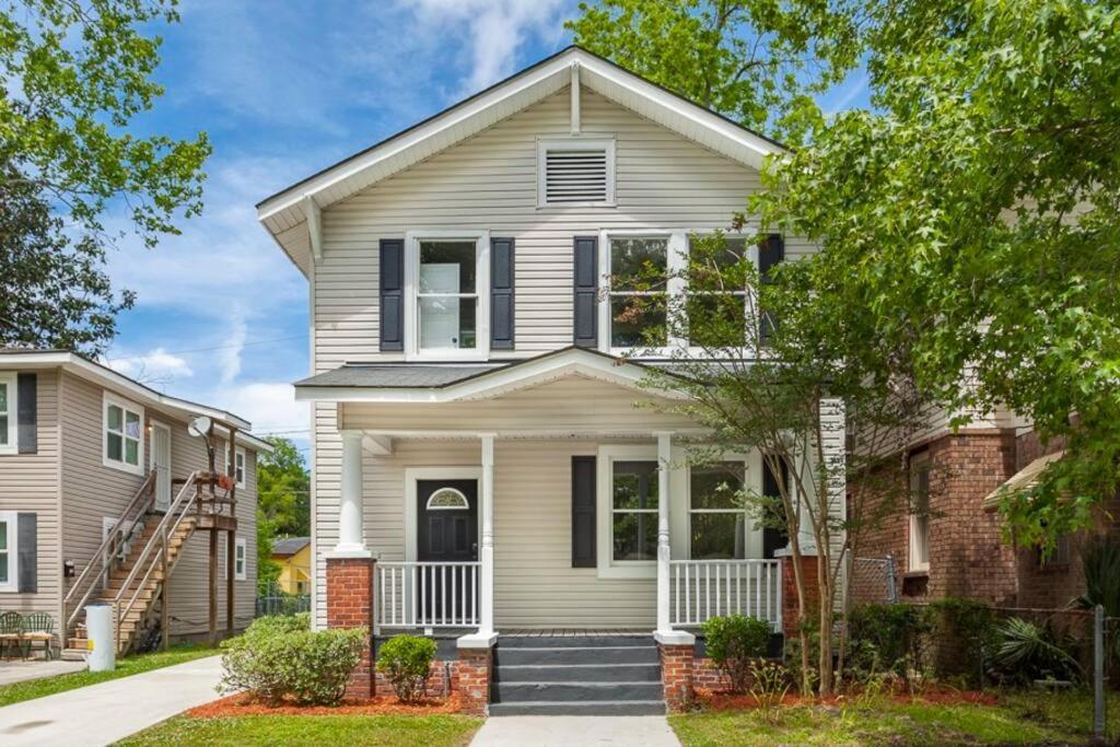 Modern 3 Bed/3 Bath House In *