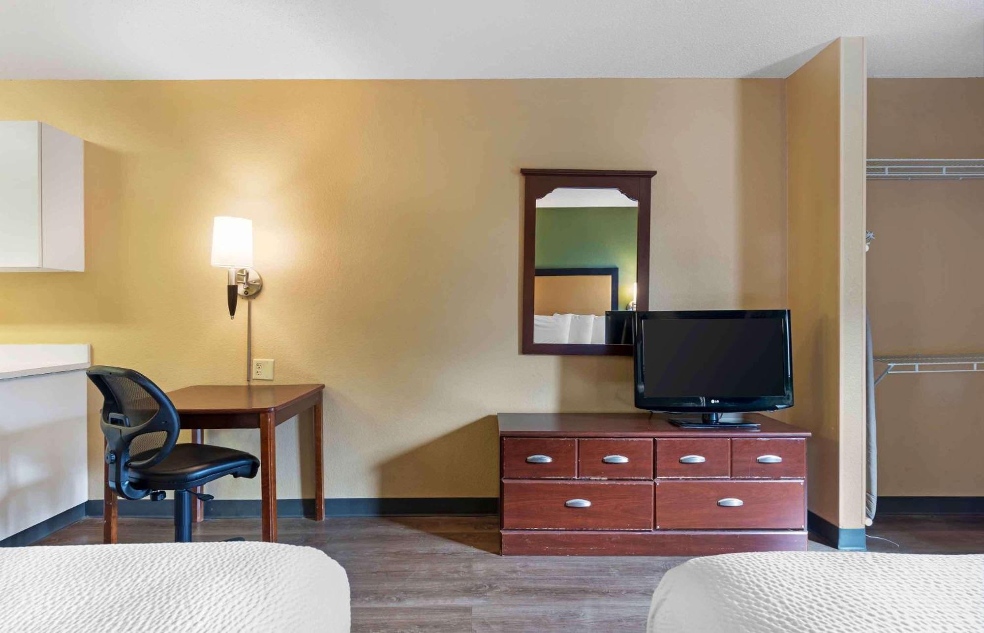 Extended America - - Midtown 2*