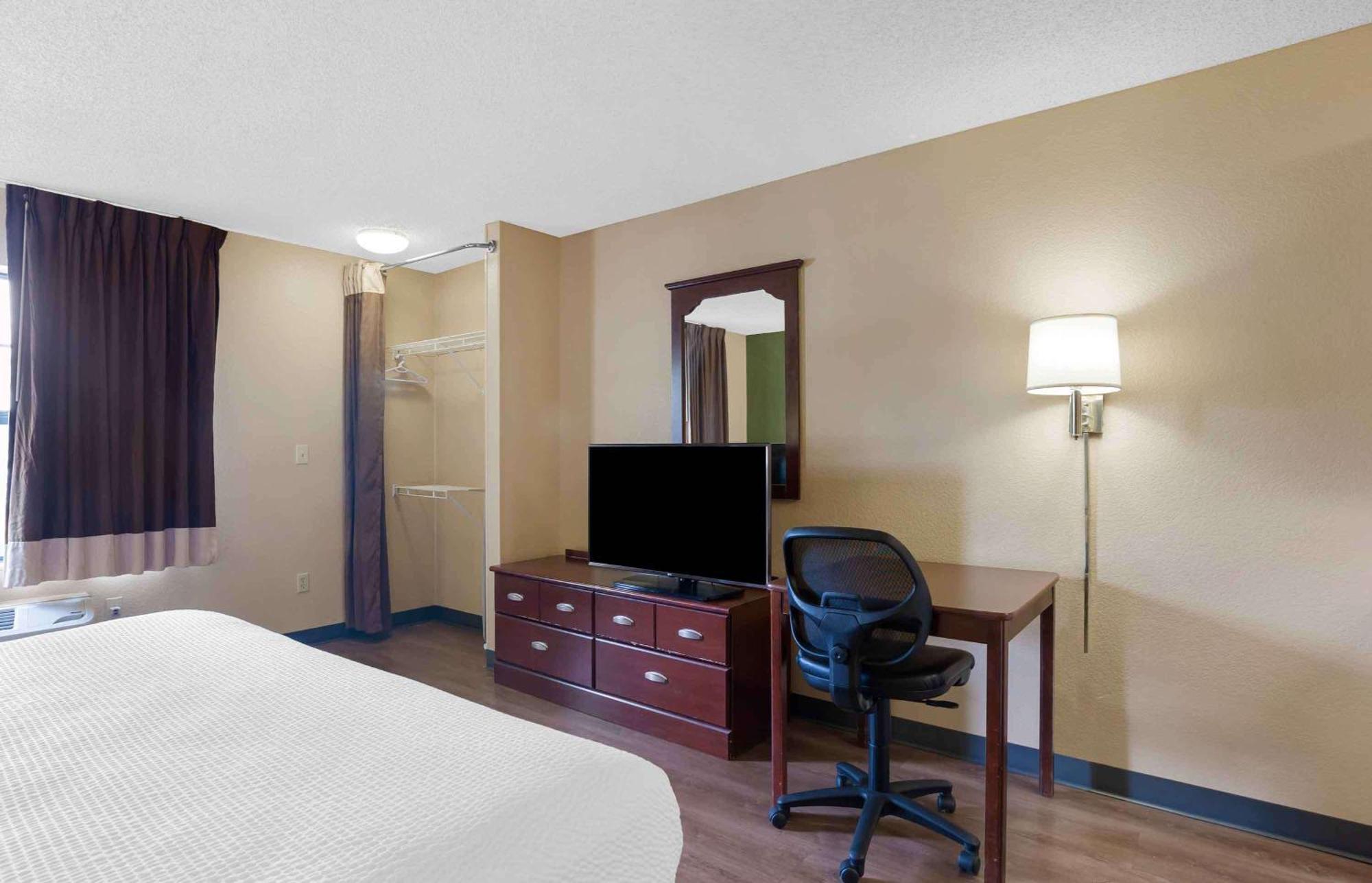 Extended America - - Midtown Hotel