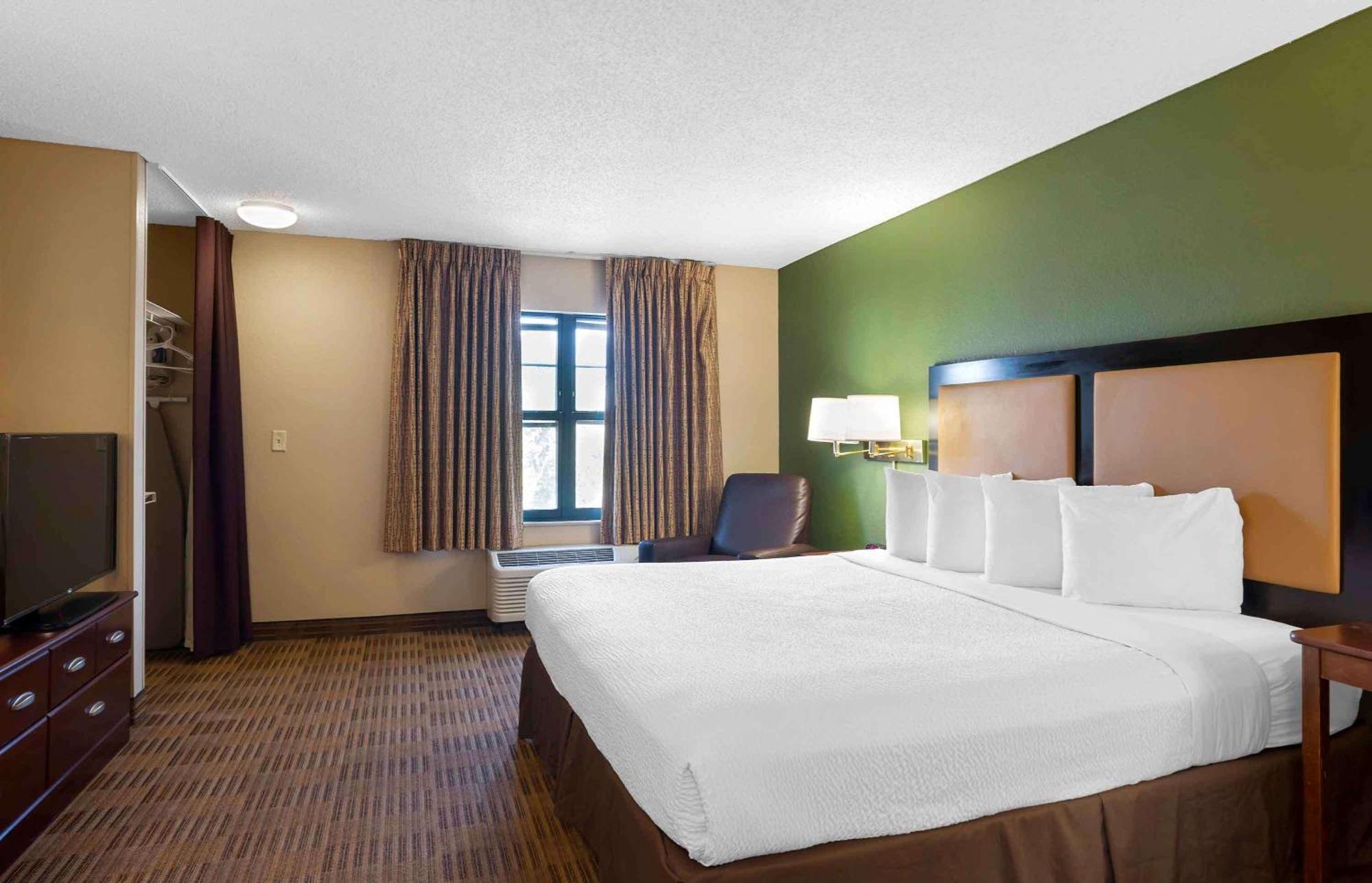 Extended America - - Midtown 2*