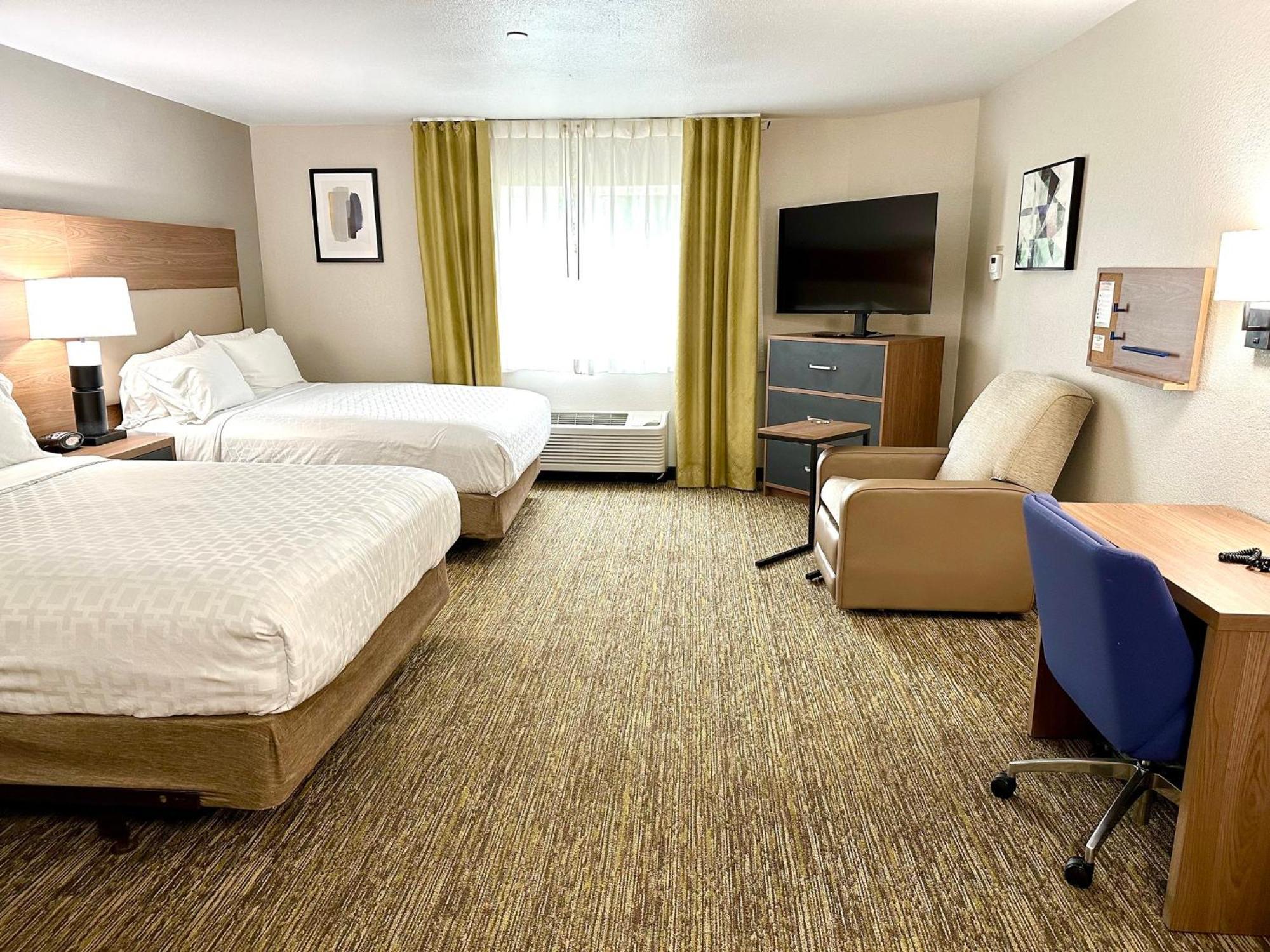 Hotel Candlewood Airport By Ihg 3*