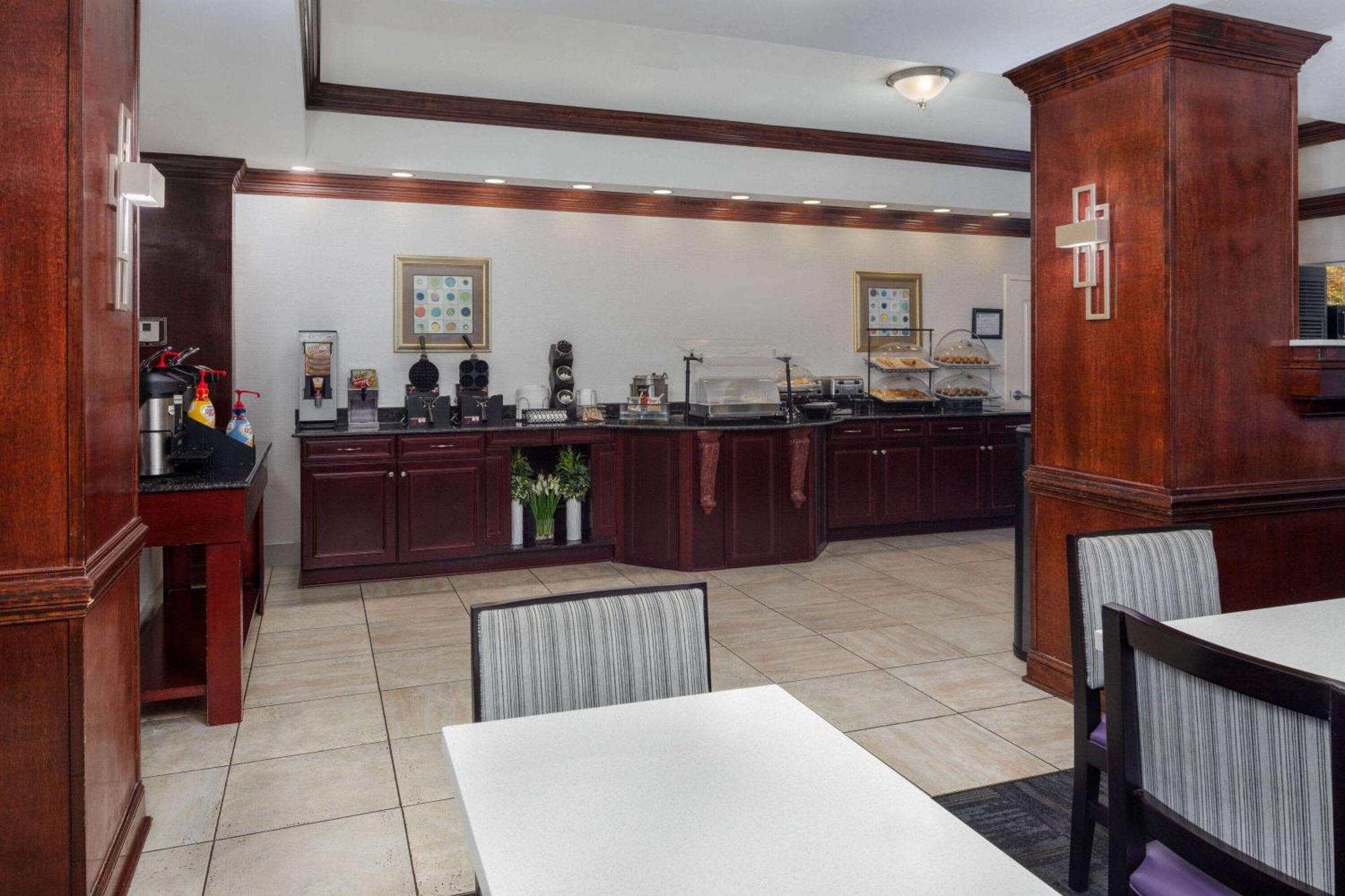 Hotel La Quinta By Wyndham Airport - Pooler 3*