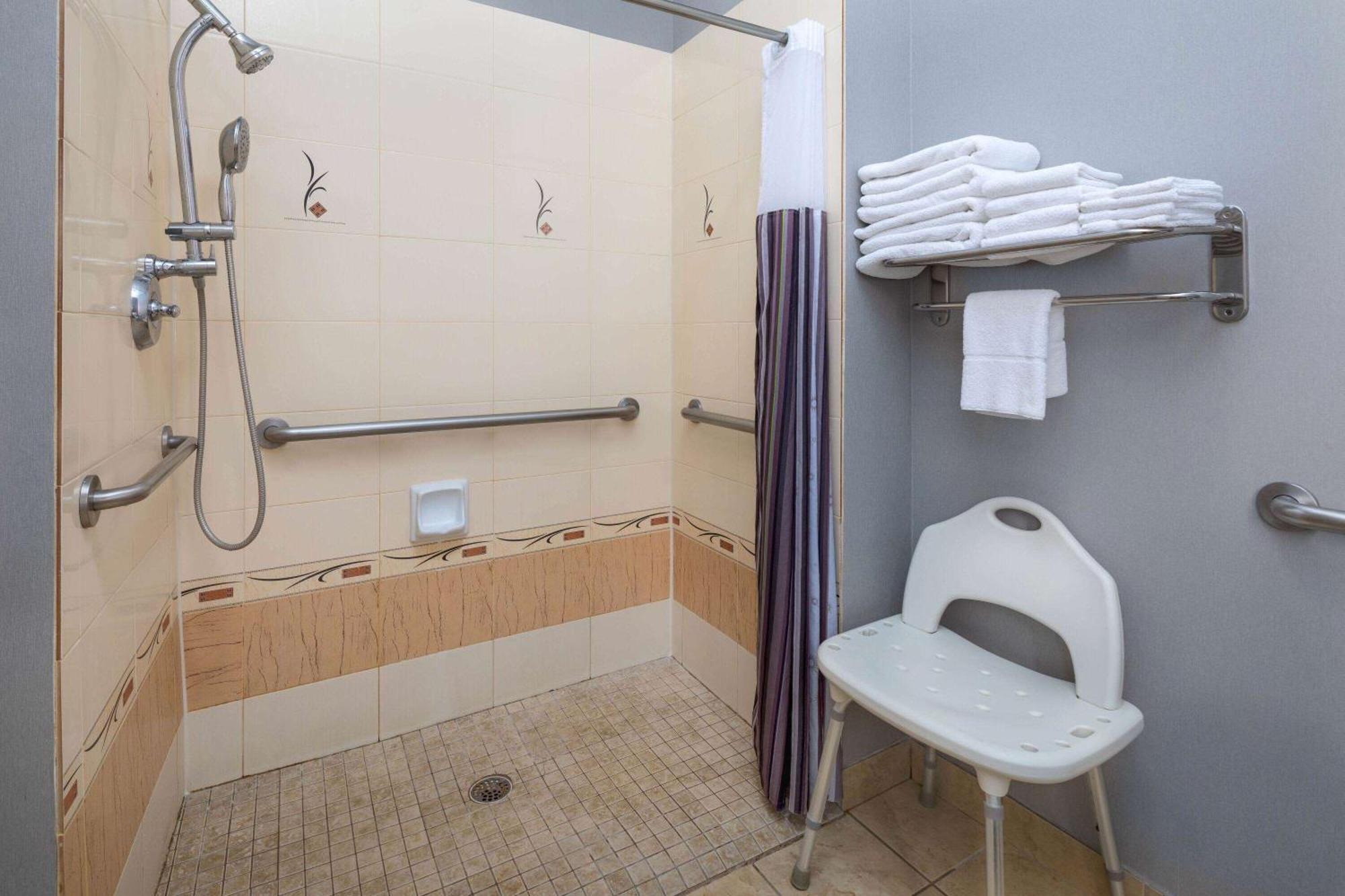La Quinta By Wyndham Airport - Pooler Hotel Savannah