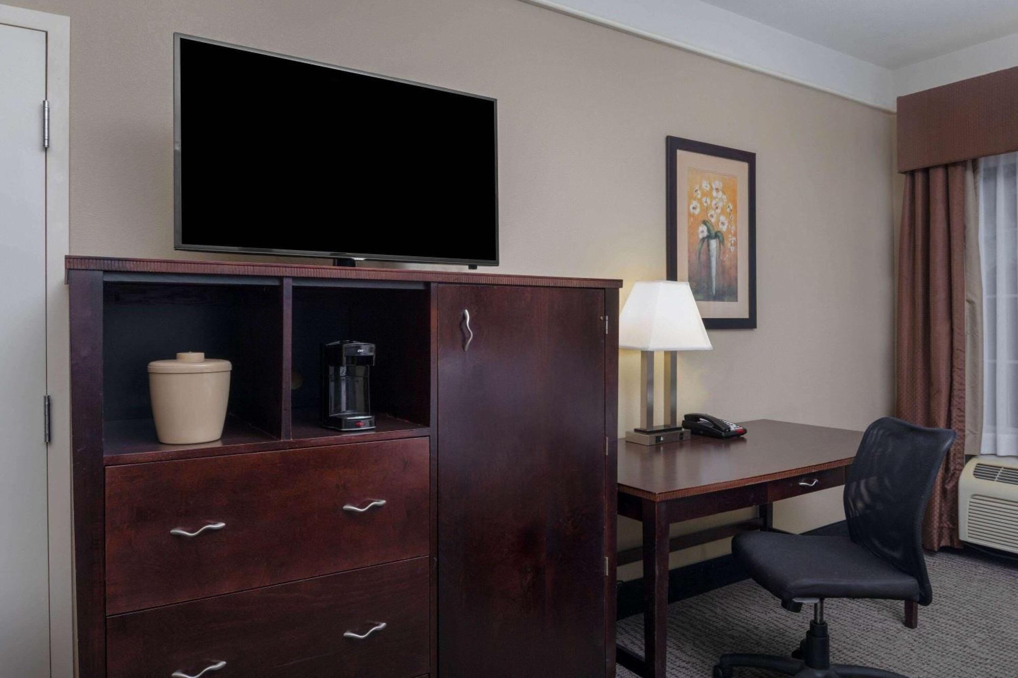 Hotel La Quinta By Wyndham Airport - Pooler 3*