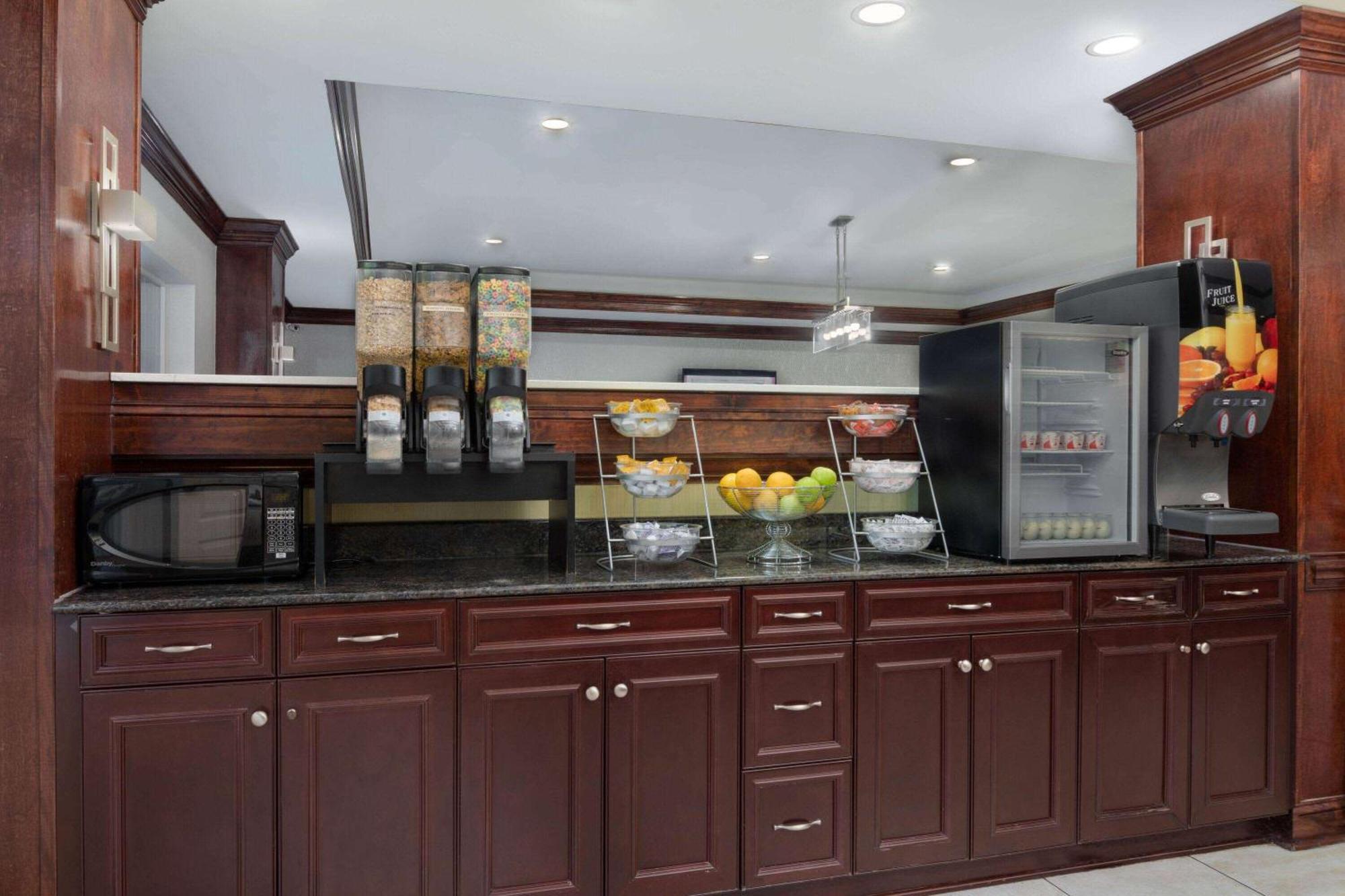 La Quinta By Wyndham Airport - Pooler 3* Savannah