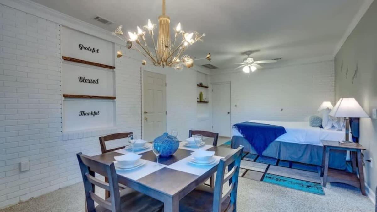 Two Units With Gazebo-swanky Style Holiday home