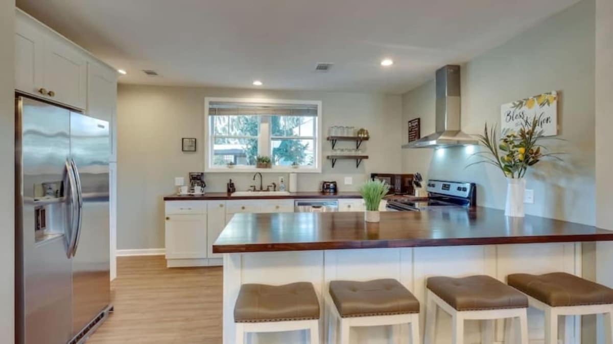 Two Units With Gazebo-swanky Style Holiday home Savannah