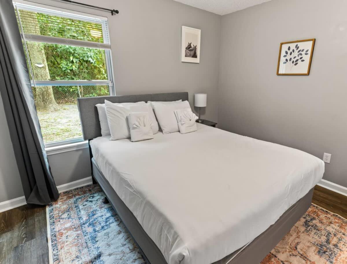 Holiday home Near Downtown Parks Dining Laid-back On Leghorn Savannah