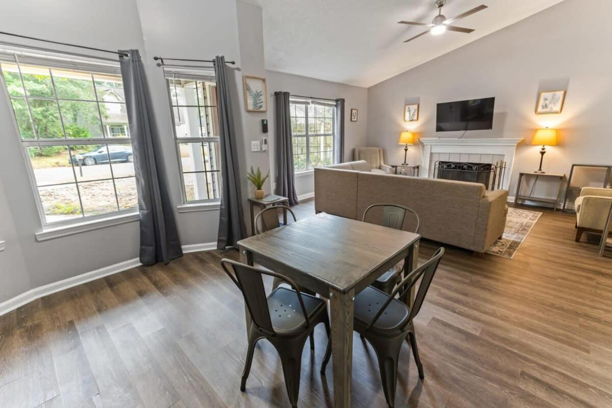 Holiday home Near Downtown Parks Dining Laid-back On Leghorn Savannah