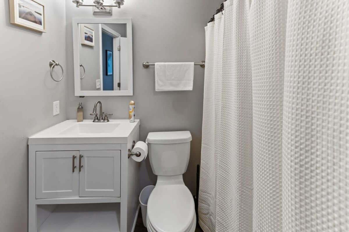 Near Downtown Parks Dining Laid-back On Leghorn Holiday home