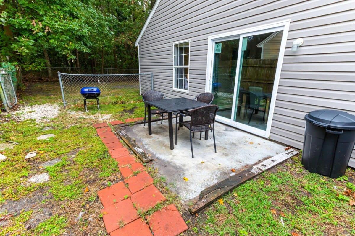 Holiday home Near Downtown Parks Dining Laid-back On Leghorn *