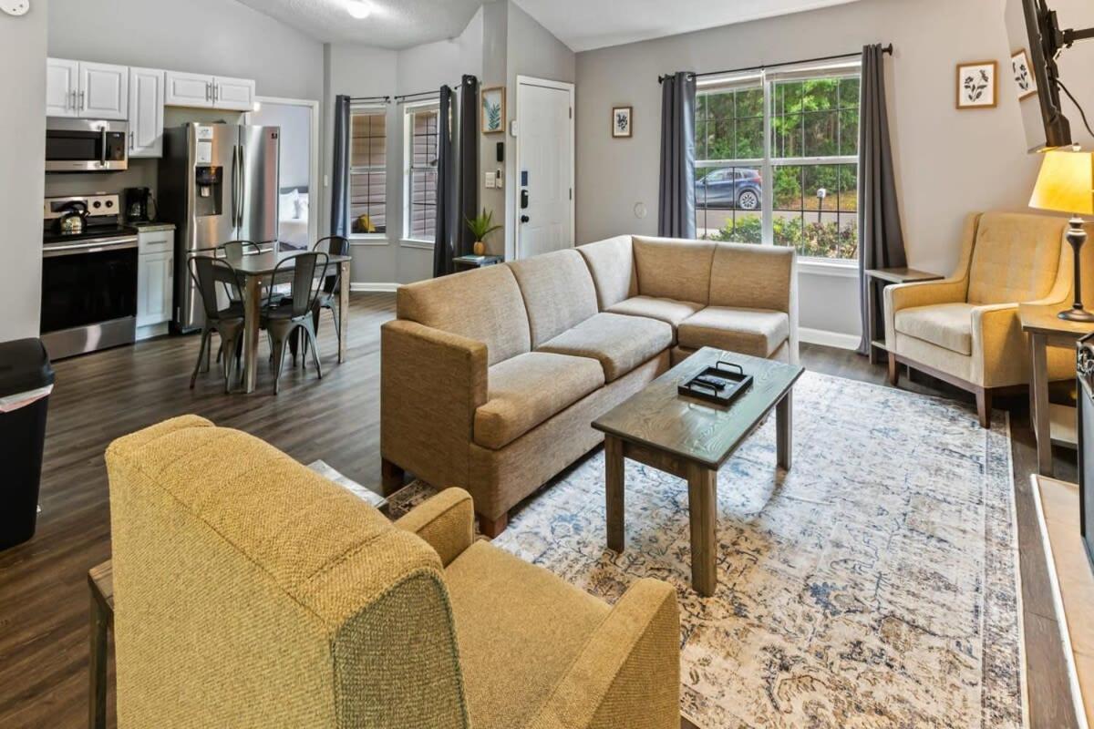 Near Downtown Parks Dining Laid-back On Leghorn Holiday home Savannah