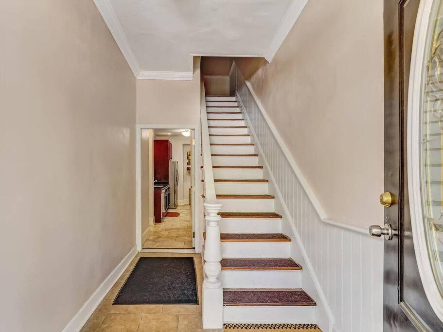Historic Gold Private With Pool - 2bed, 1&half Bath, Sleeps 6, 1st Floor, 15 Min Walk To Historic Center And Attractions