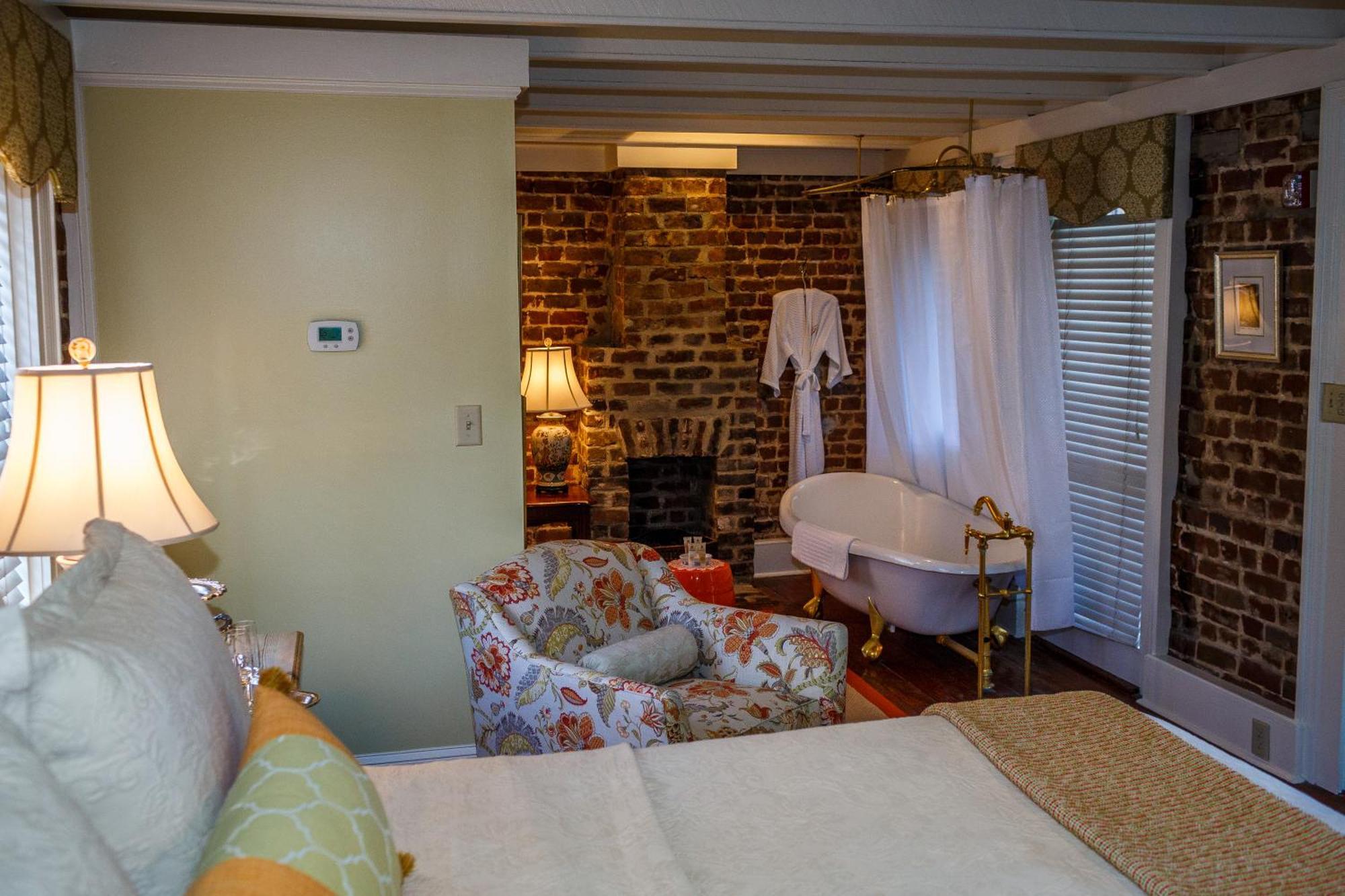 The Gastonian, Historic Of Collection (adults Only) Bed & Breakfast Savannah