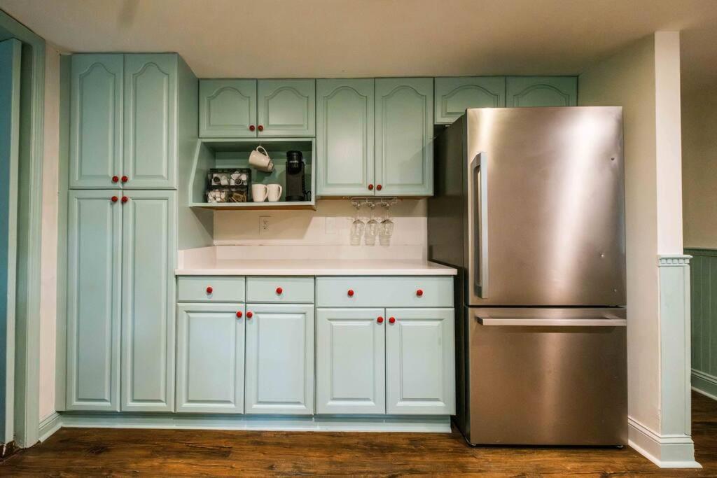 Sleeps 18 Island On Acre Hidden Speakeasy *