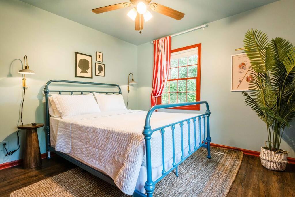 Sleeps 18 Island On Acre Hidden Speakeasy