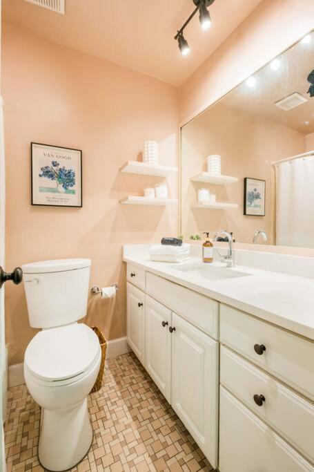 Holiday home Sleeps 18 Island On Acre Hidden Speakeasy