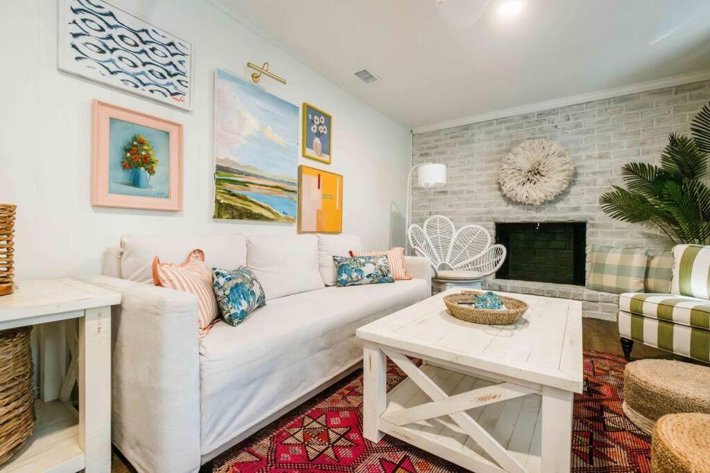 Sleeps 18 Island On Acre Hidden Speakeasy * Savannah