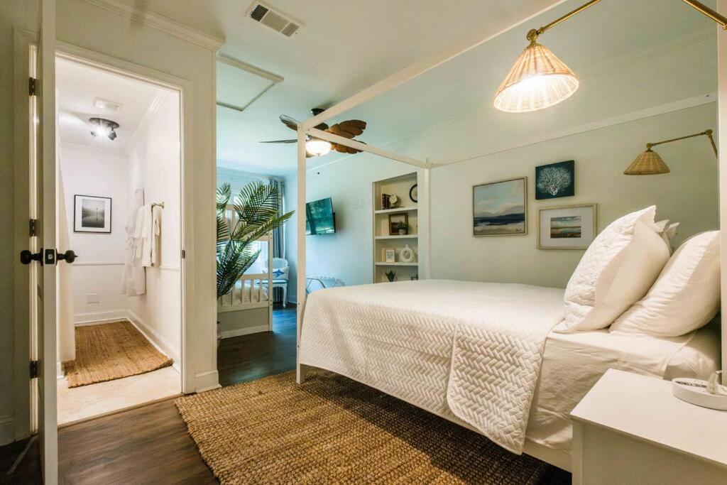 Sleeps 18 Island On Acre Hidden Speakeasy * Savannah