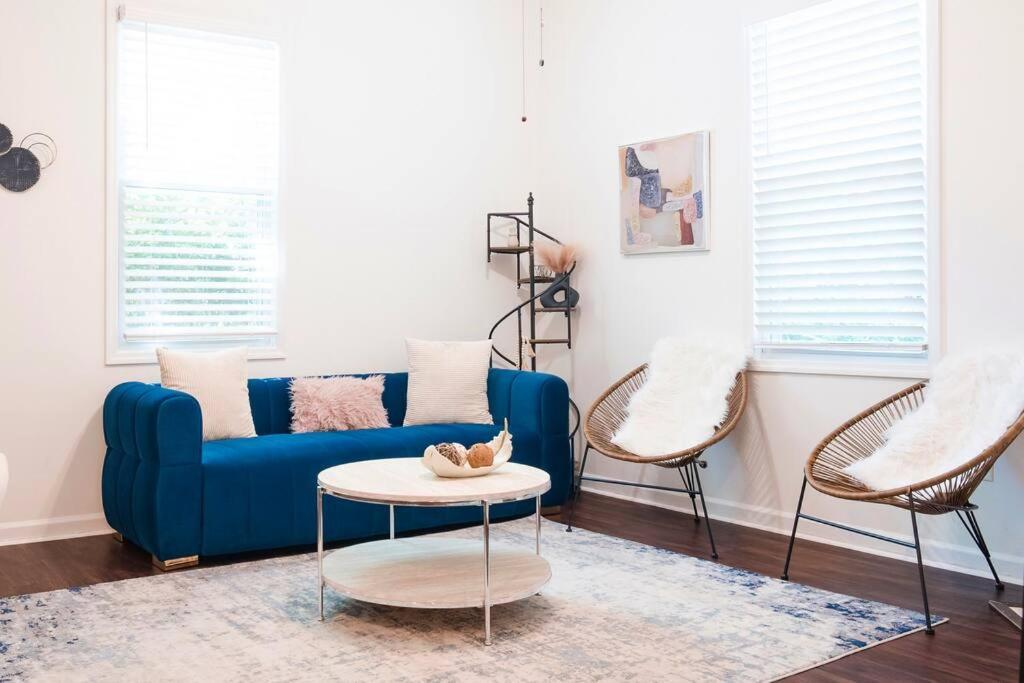 2br Chic Duplex - Firepit - Perfect For Travel Apartment