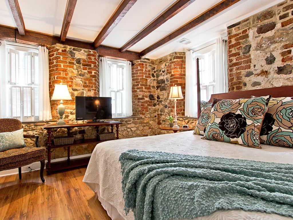 Habersham 1 * Savannah