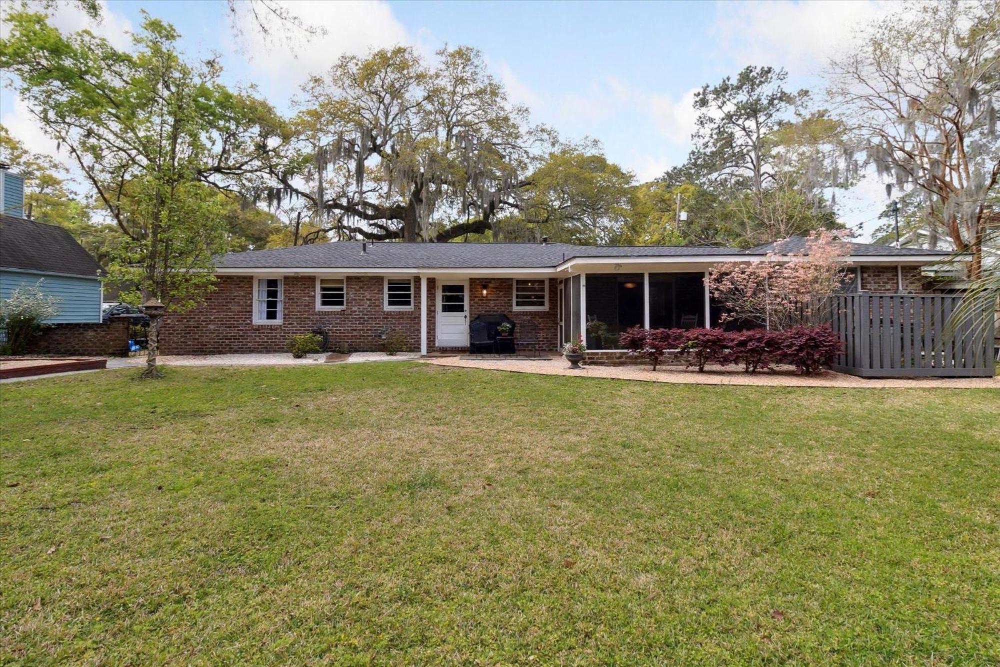 32 Romney Place Savannah
