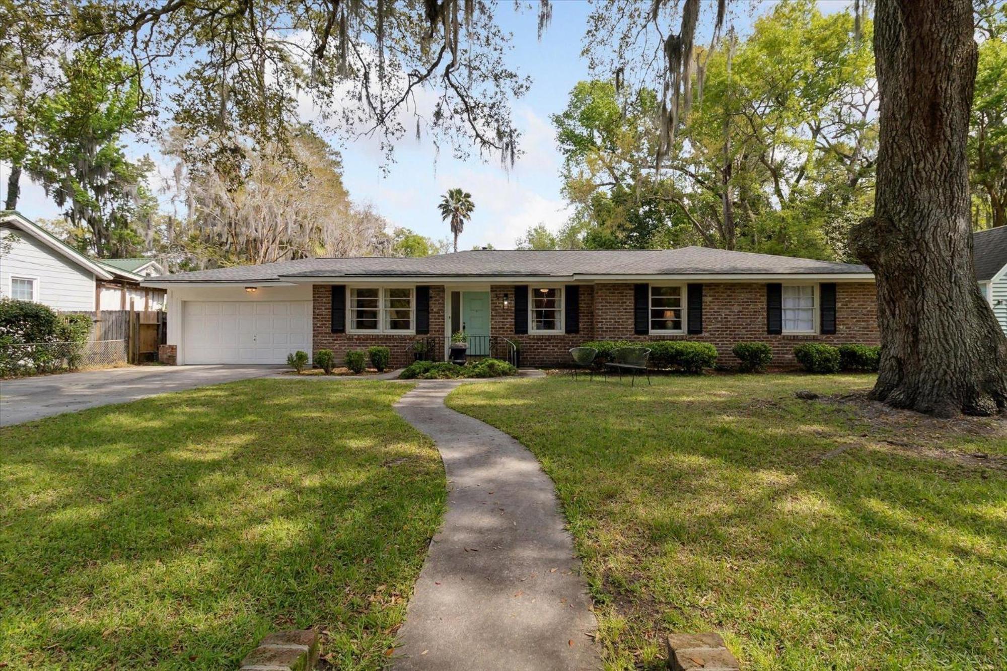 Holiday home 32 Romney Place Savannah