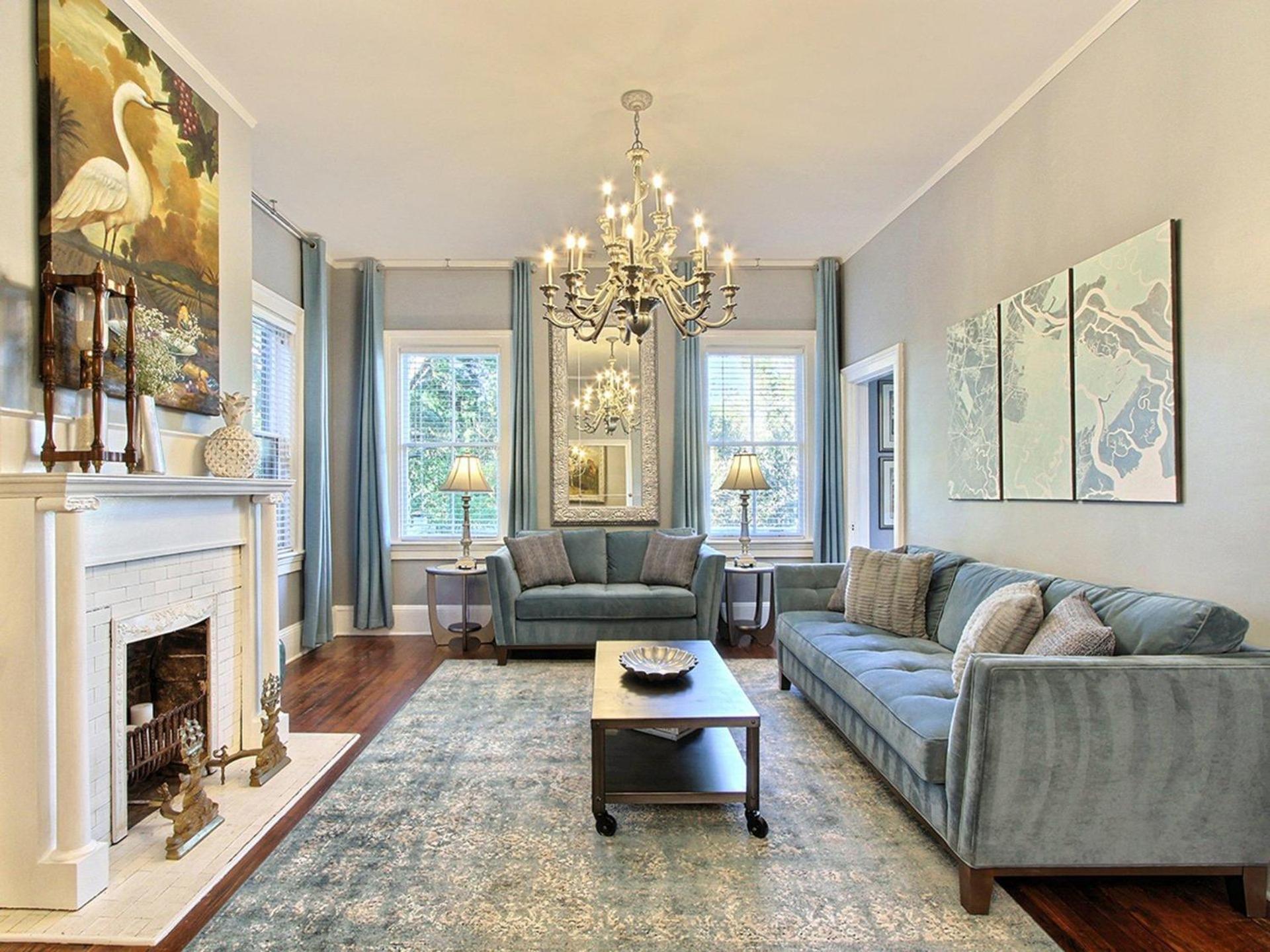Southern Hall Upper Apartment *