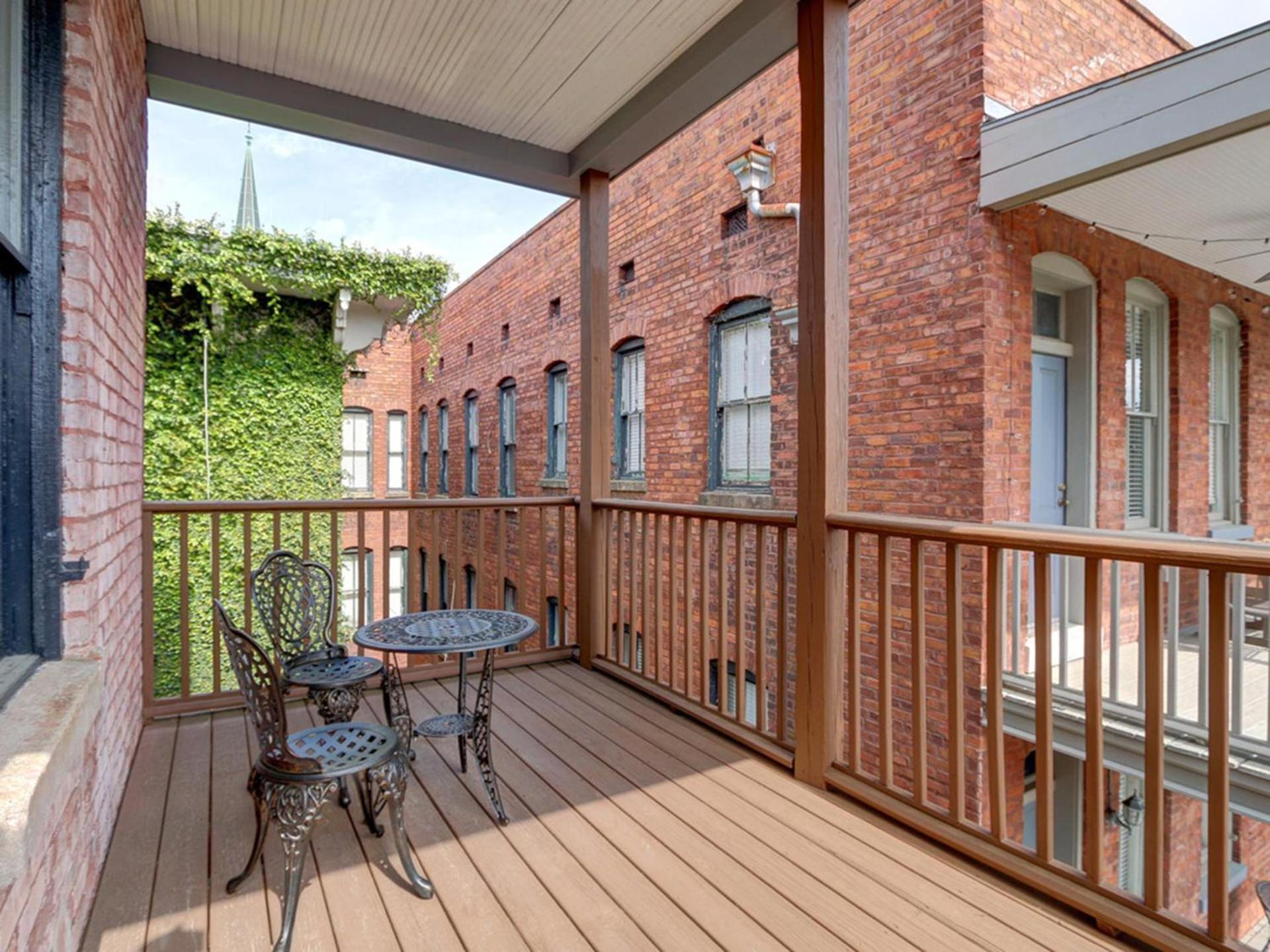 Lafayette Row Unit 3 * Savannah