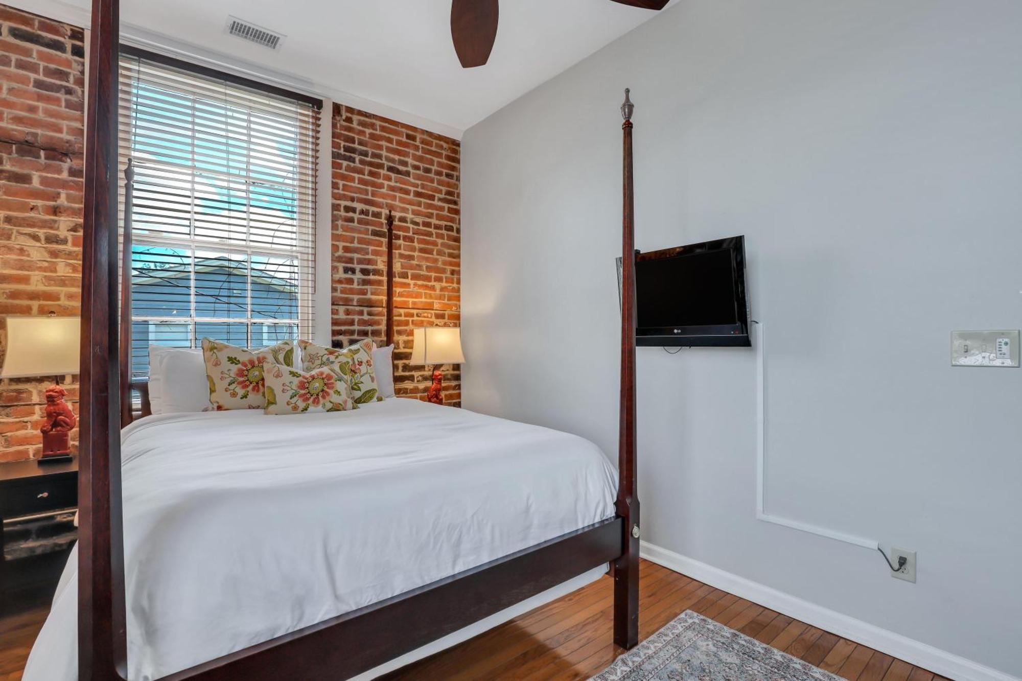 At 1014 Holiday home