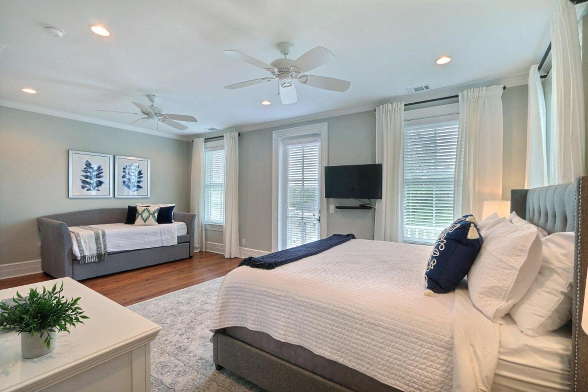 Congress Street Retreat *