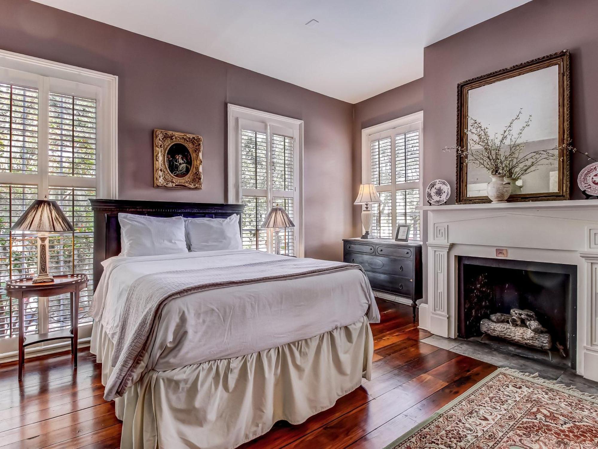Bird Baldwin Parlor Holiday home