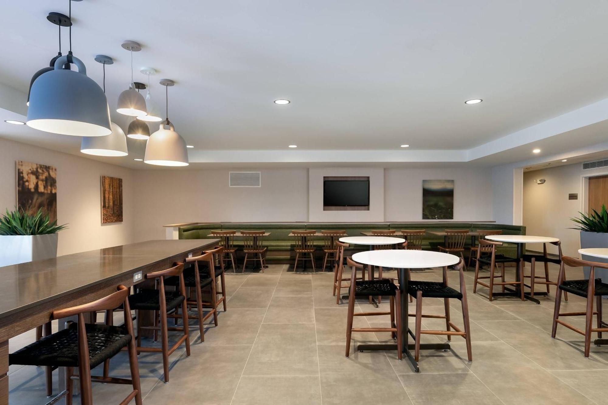 Fairfield & Airport Hotel