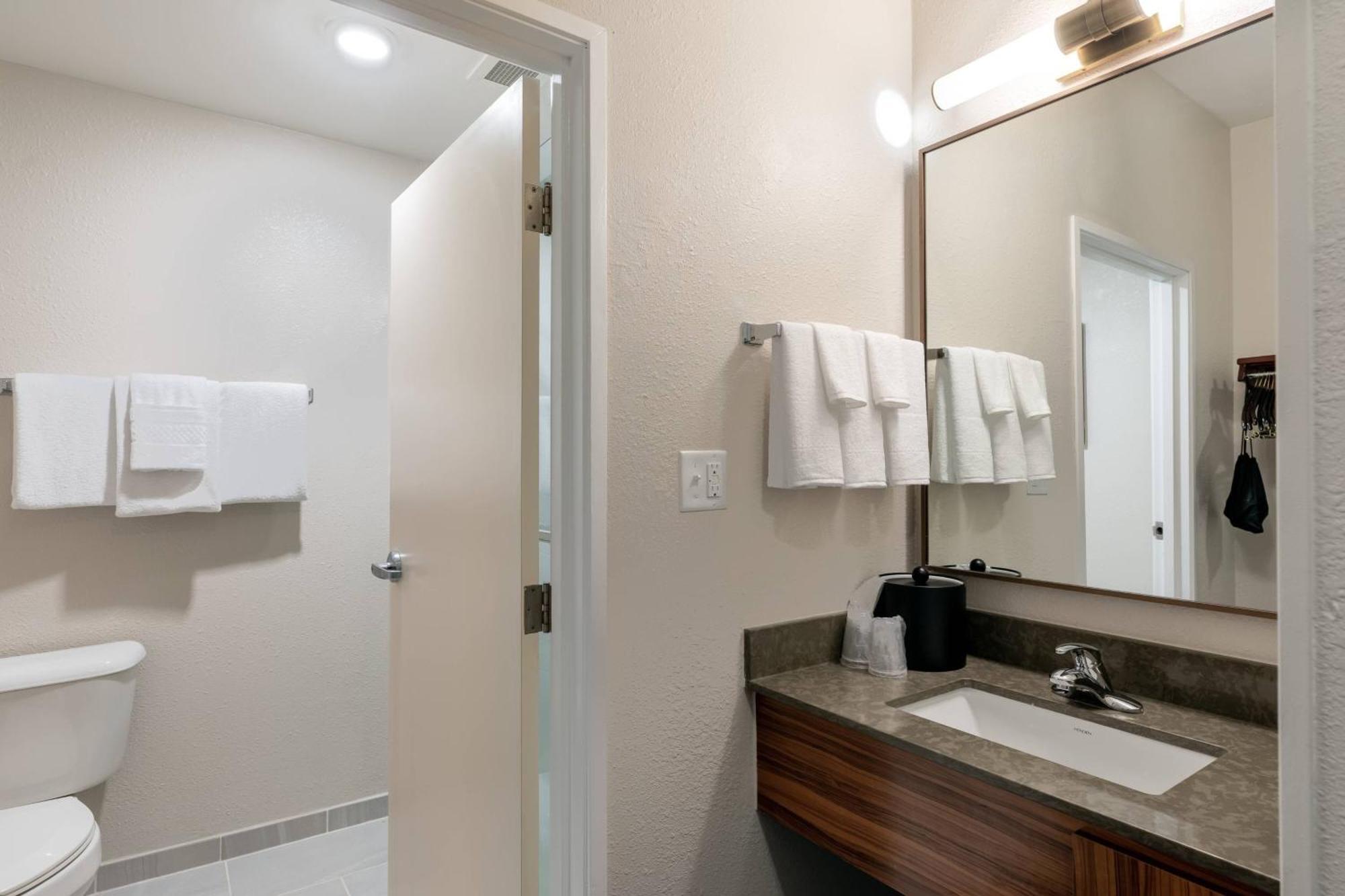 Fairfield & Airport Hotel Savannah