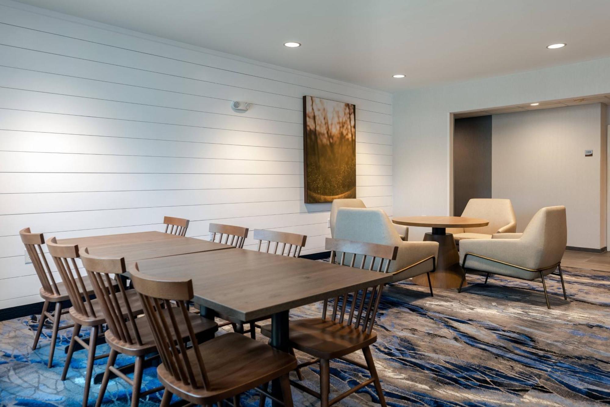 Fairfield & Airport Hotel Savannah