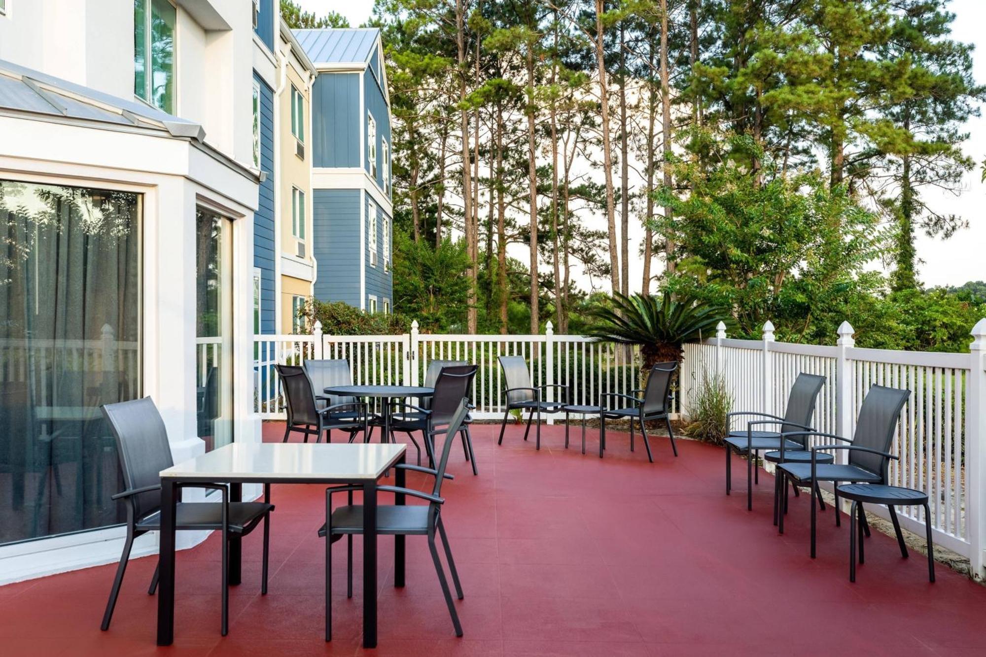Fairfield & Airport Hotel