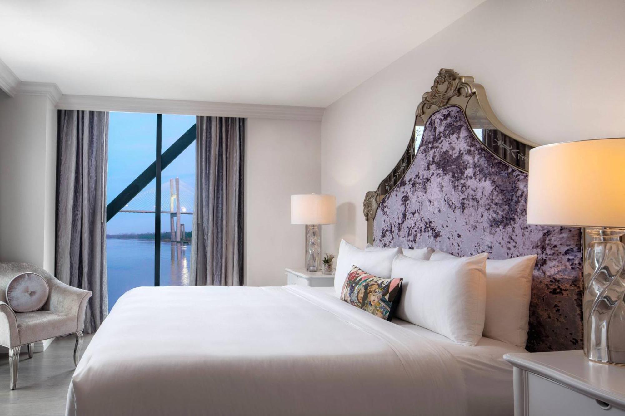 Jw Marriott Plant Riverside District Hotel